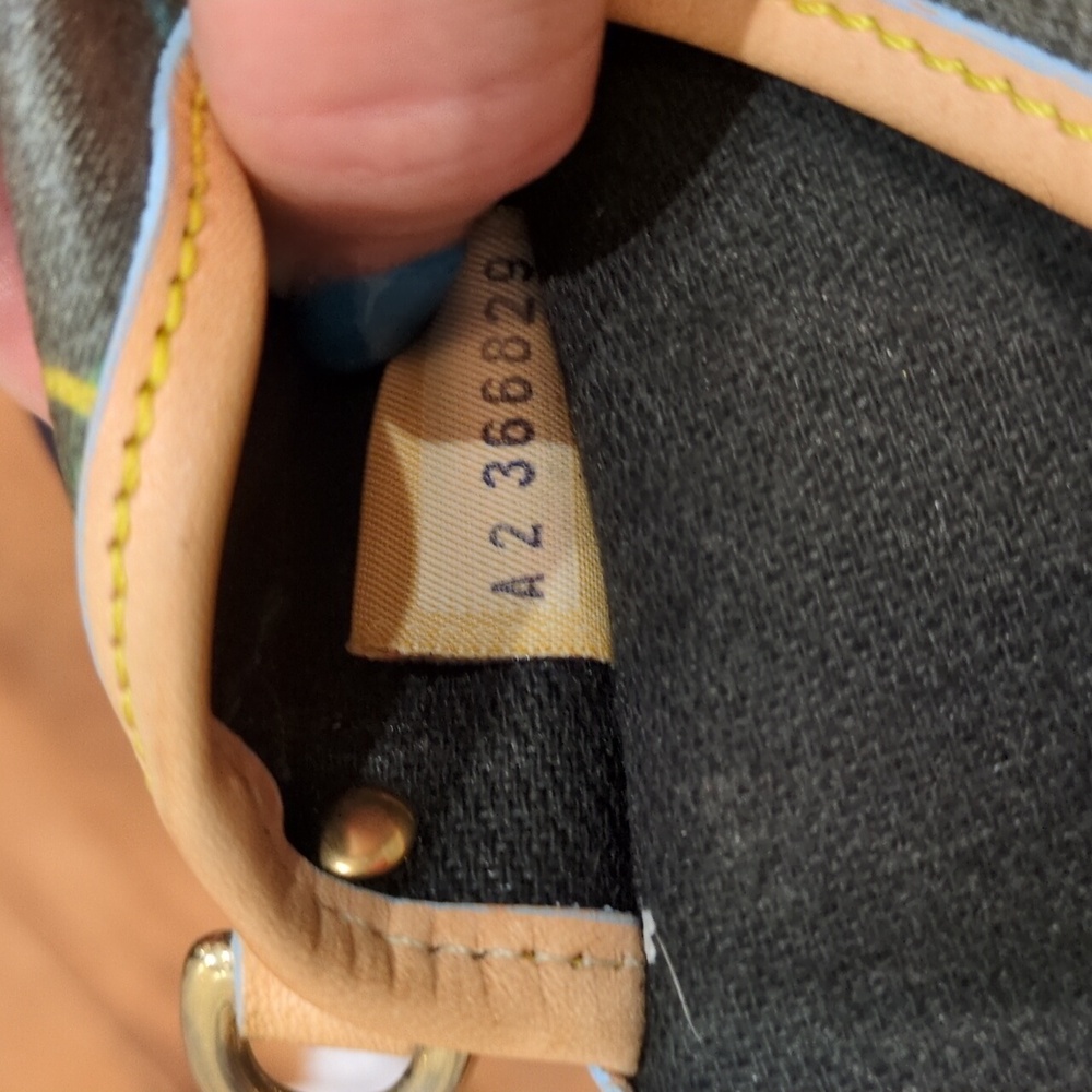 Dooney & Bourke Vintage Black Rainbow Signaturw Monogram Clutch Wallet CALLOUTS - Picture 13 of 14